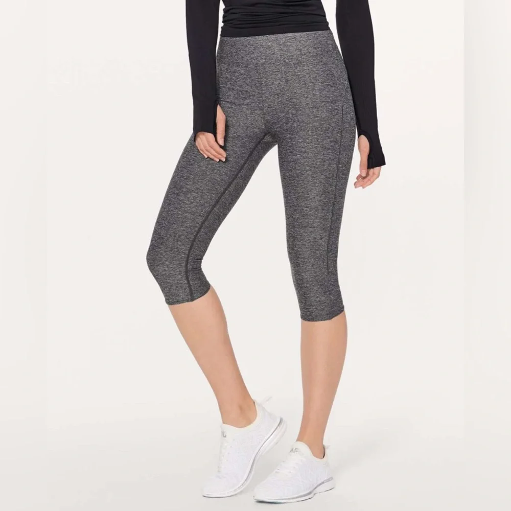 💙 Lululemon Morning Miles Crop (17
